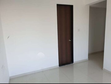 Room in 2 BHK Apartment at Vasant Fiona, Pokhran Road No Two – for Rent