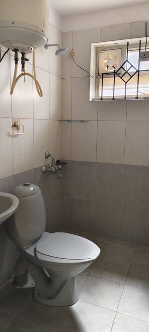 Master Bedroom in 3 BHK Apartment at Infants Enclave, Halasuru – for Rent