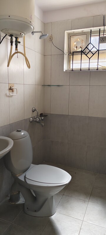 Master Bedroom in 3 BHK Apartment at Infants Enclave, Halasuru – for Rent