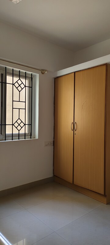 Room in 3 BHK Apartment at Infants Enclave, Halasuru – for Rent