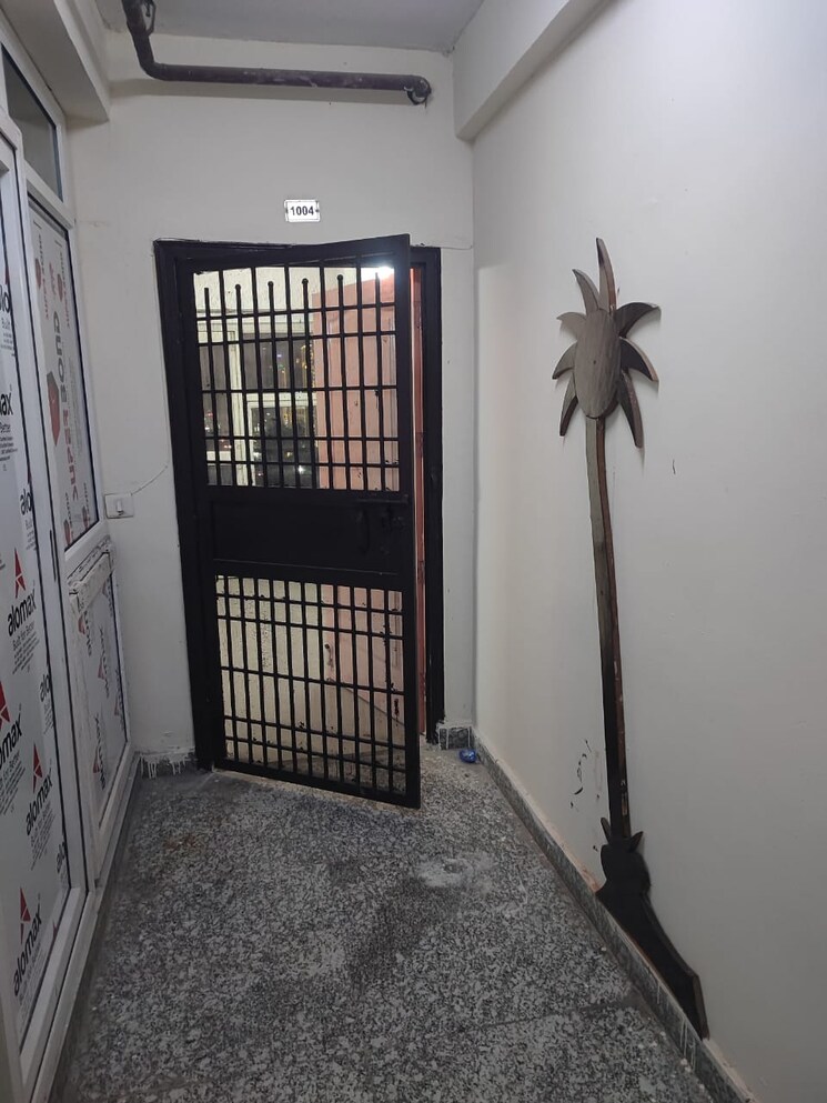 Room, aims-golf-city 2.5 Bedroom 1150 Sq.Ft. Apartment In Sector 75 Noida 9376008