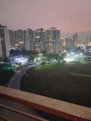 Swimming Pool in 2.5 BHK Apartment at Aims Golf City, Sector 75 – for Rent