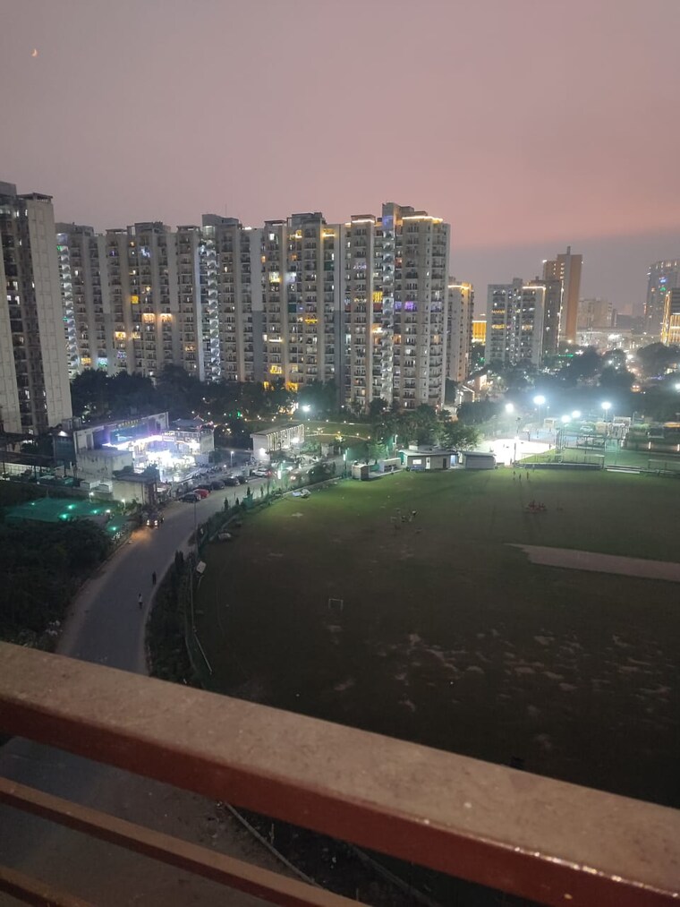 Swimming Pool, aims-golf-city 2.5 Bedroom 1150 Sq.Ft. Apartment In Sector 75 Noida 9376008