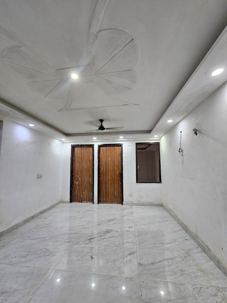 Cover Image, rajpur khurd extension 3 Bedroom 135 Sq.Yd. Builder Floor In Rajpur Khurd Extension Delhi 9375884