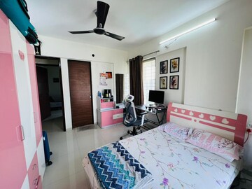 Bedroom in 2 BHK Apartment at Shubh Skypoint, Mundhwa – for Rent