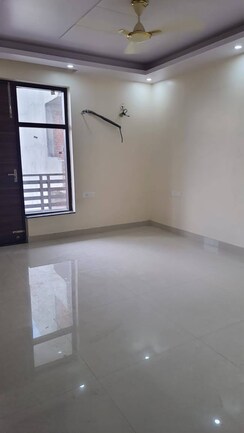 4 BHK + Servant Room Builder Floor For Sale in V Block Dlf City Phase 3 