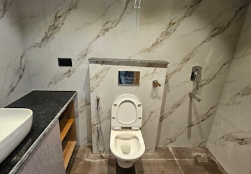 Bathroom in 4 BHK Builder Floor at Dlf City Phase 3 – for Sale