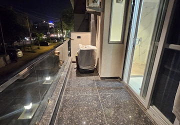 Kitchen in 4 BHK Builder Floor at Dlf City Phase 3 – for Sale