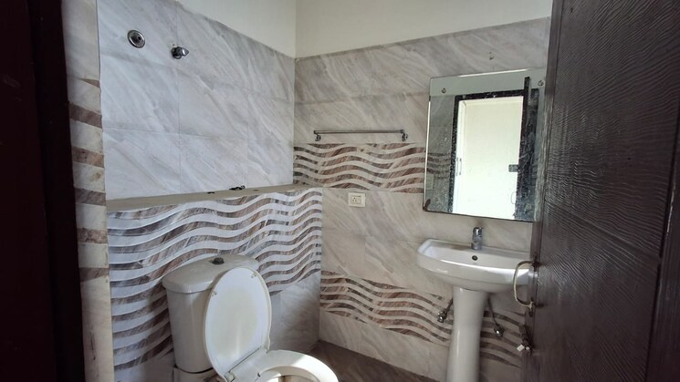 Bathroom, artique-uptown-skylla 3 Bedroom 1665 Sq.Ft. Apartment In International Airport Road Zirakpur 9376081