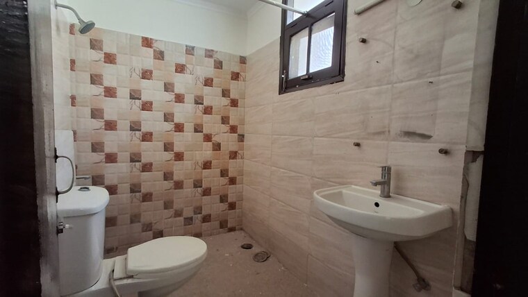 Bathroom, artique-uptown-skylla 3 Bedroom 1665 Sq.Ft. Apartment In International Airport Road Zirakpur 9376081