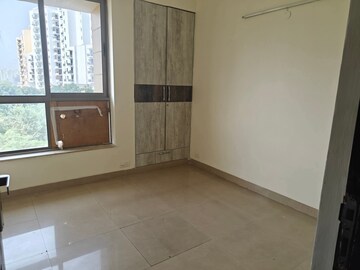 Room in 3 BHK Builder Floor at SS Southend Floors, South City 2 – for Rent