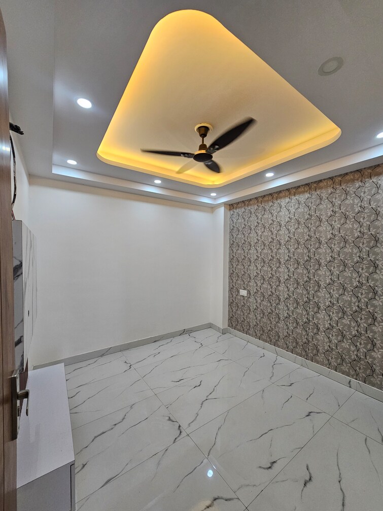 Cover Image, rajpur khurd extension 2 Bedroom 85 Sq.Yd. Builder Floor In Rajpur Khurd Extension Delhi 9376061