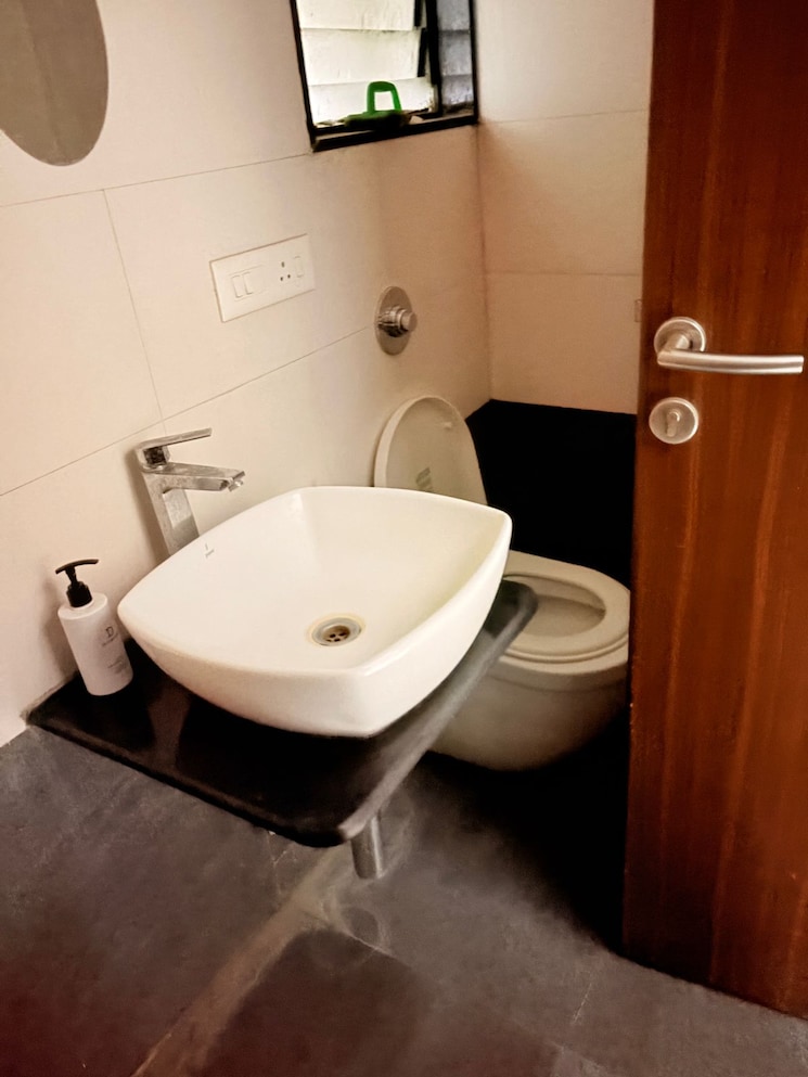 Bathroom, kohinoor-courtyard-one 2 Bedroom 900 Sq.Ft. Apartment In Wakad Pune 9376113