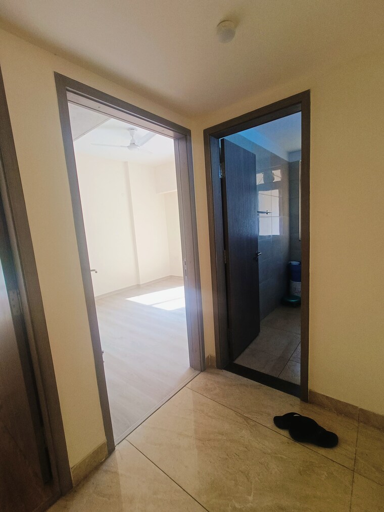 Room, dlf-the-skycourt 3 Bedroom 1900 Sq.Ft. Apartment In Sector 86 Gurgaon 9376172