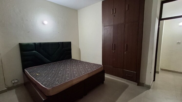 Bedroom, vip road 2 Bedroom 950 Sq.Ft. Apartment In Vip Road Zirakpur 9376150