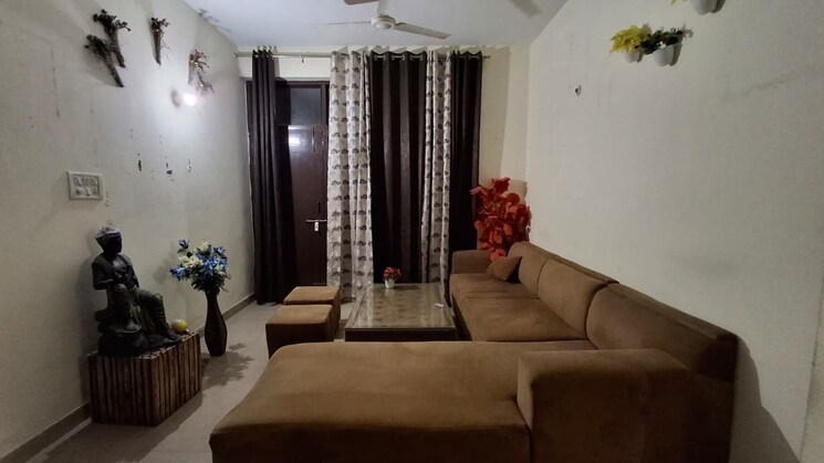 Living Room, vip road 2 Bedroom 950 Sq.Ft. Apartment In Vip Road Zirakpur 9376150