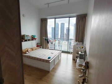 Room in 4 BHK Apartment at Rustomjee Crown, Prabhadevi – for Rent