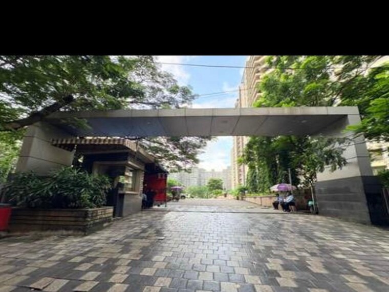  Parking, ghatkopar west 3 Bedroom 1000 Sq.Ft. Apartment In Ghatkopar West Mumbai 9376207