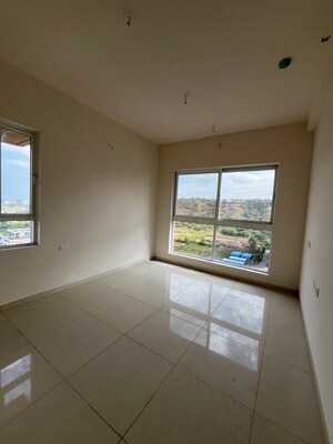 Room in 3 BHK Apartment at Godrej Green Vistas, Mahalunge – for Rent