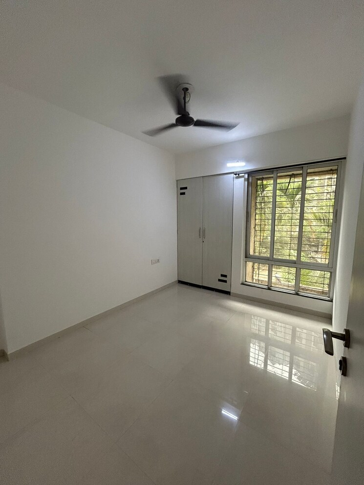 Room, godrej-emerald 1 Bedroom 470 Sq.Ft. Apartment In Ghodbunder Road Thane 9376209