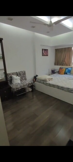 Bedroom in 2 BHK Apartment at Vile Parle East – for Rent