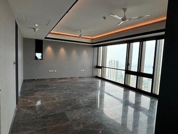 Room in 5 BHK Apartment at Lodha Trump Tower, Worli – for Rent