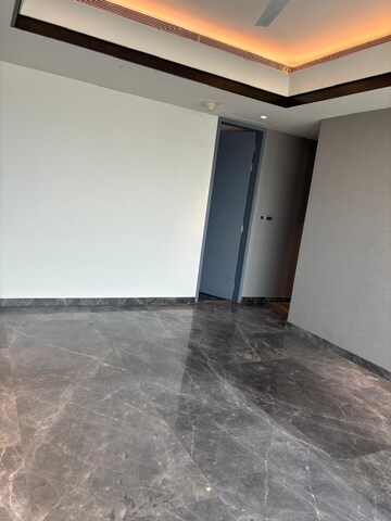 Room in 5 BHK Apartment at Lodha Trump Tower, Worli – for Rent