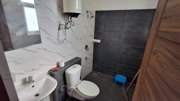 Bathroom, nk-sharma-savitry-greens 3 Bedroom 1800 Sq.Ft. Apartment In Lohgarh Zirakpur 9376208