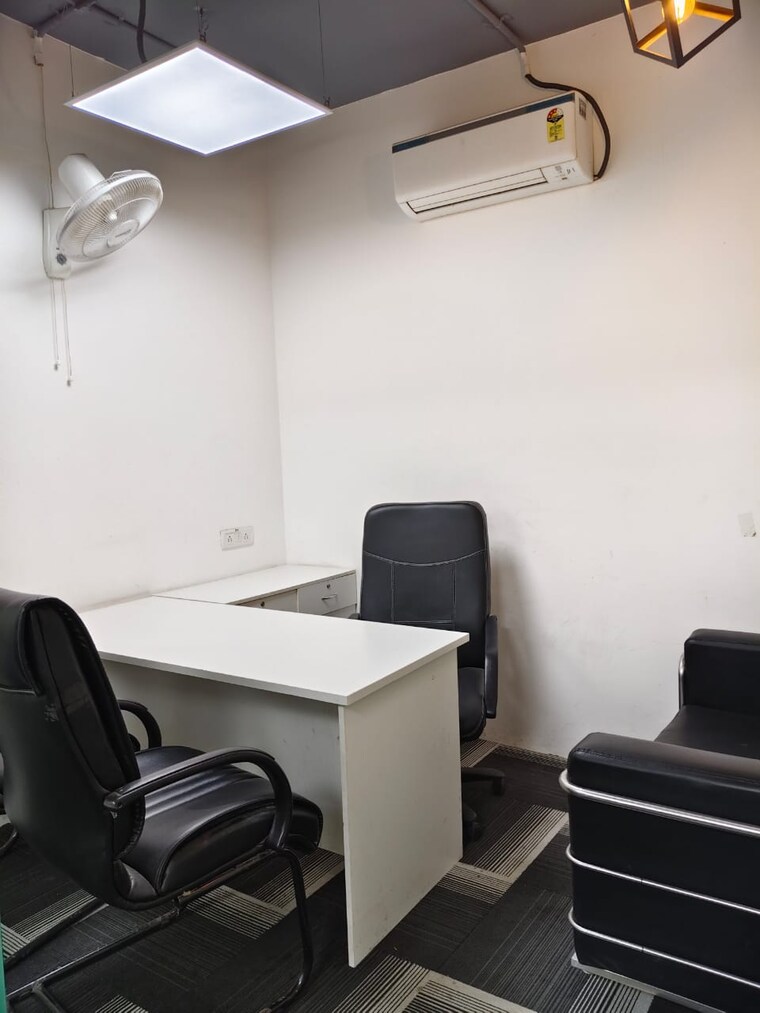 Team Area, sector 63 Commercial Office Space 1500 Sq.Ft. In Sector 63 Noida 9376200