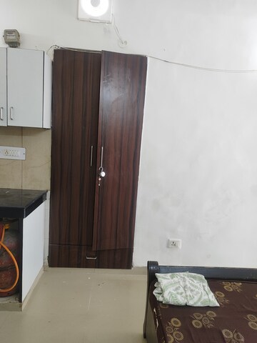 Furnished Amenities in Studio Apartment at Sector 29 – for Rent