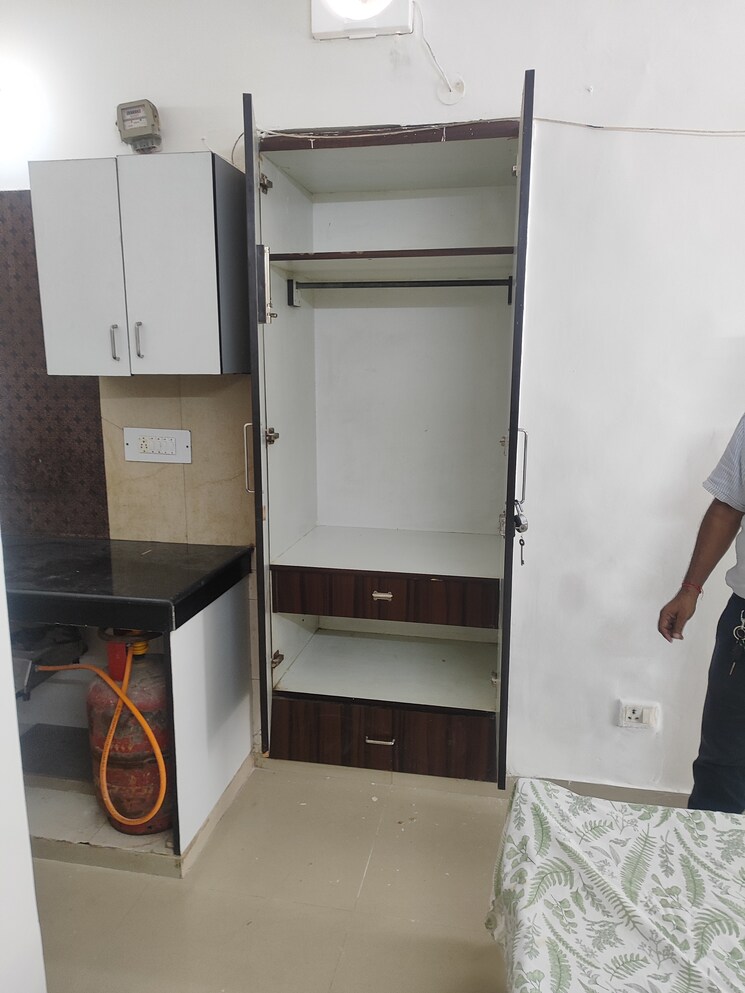 undefined, sector 29 Studio 400 Sq.Ft. Apartment In Sector 29 Noida 9376242