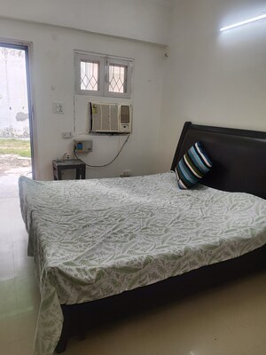 Bedroom in Studio Apartment at Sector 29 – for Rent