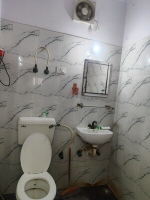 Bathroom in Studio Apartment at Sector 29 – for Rent