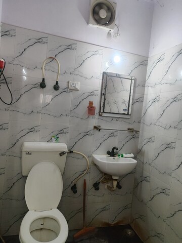 Bathroom in Studio Apartment at Sector 29 – for Rent