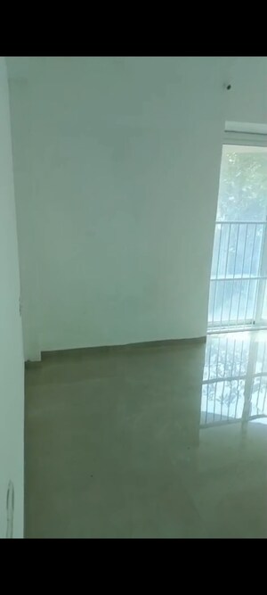 Room in 3 BHK Apartment at Forefront Primeria, Vile Parle East – for Rent