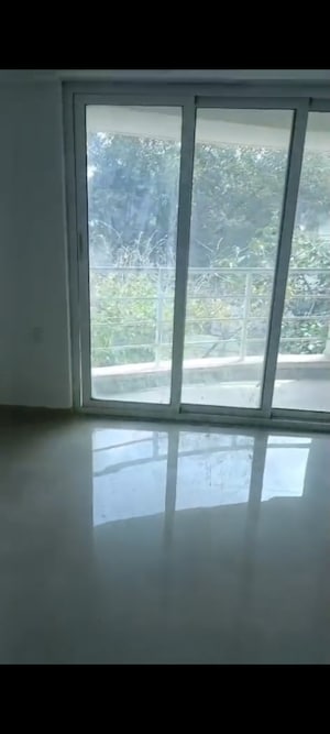 Room in 3 BHK Apartment at Forefront Primeria, Vile Parle East – for Rent