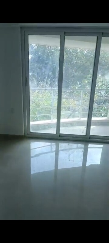 Room in 3 BHK Apartment at Forefront Primeria, Vile Parle East – for Rent