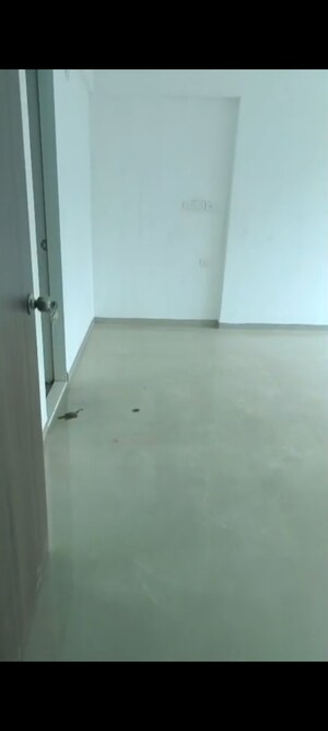 Room in 3 BHK Apartment at Forefront Primeria, Vile Parle East – for Rent