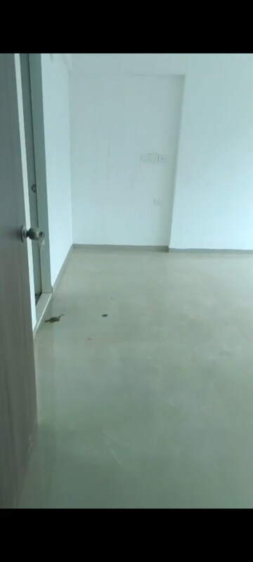 Room in 3 BHK Apartment at Forefront Primeria, Vile Parle East – for Rent