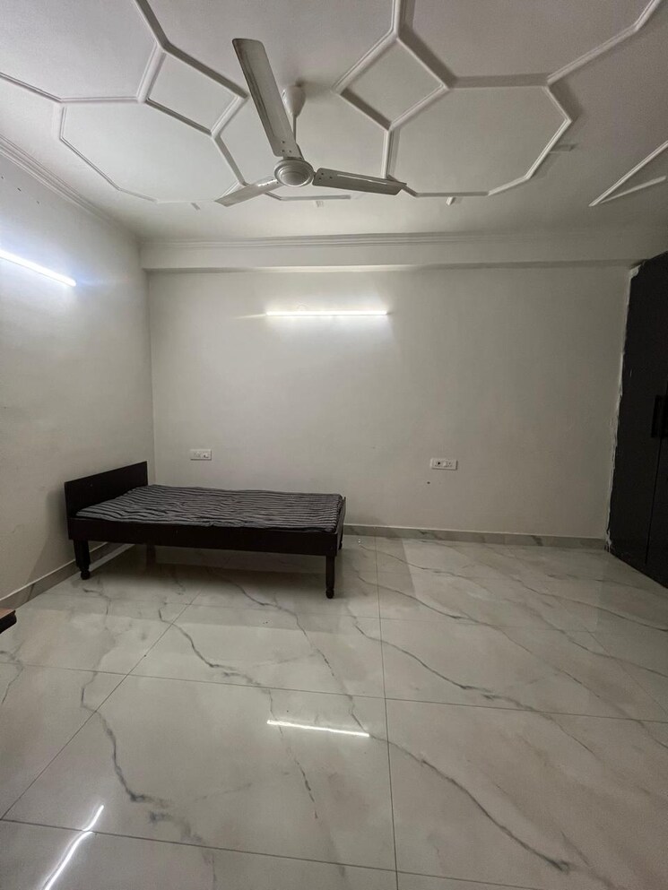 Room, saket 3 Bedroom 1500 Sq.Ft. Builder Floor In Saket Delhi 9376263