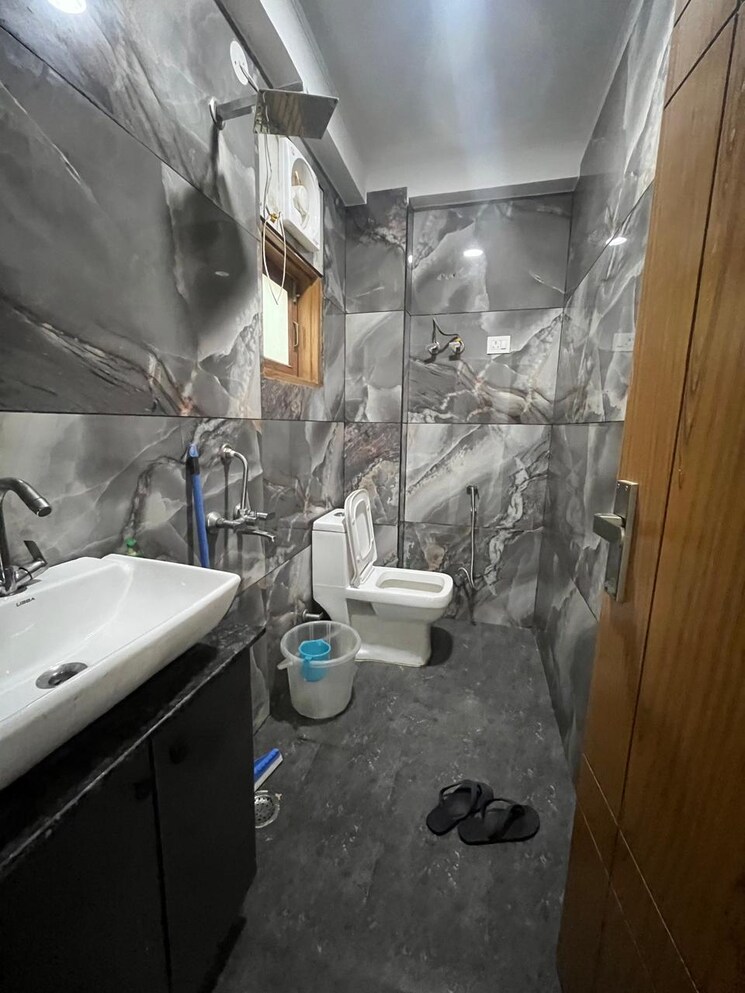 Team Area, saket 3 Bedroom 1500 Sq.Ft. Builder Floor In Saket Delhi 9376263