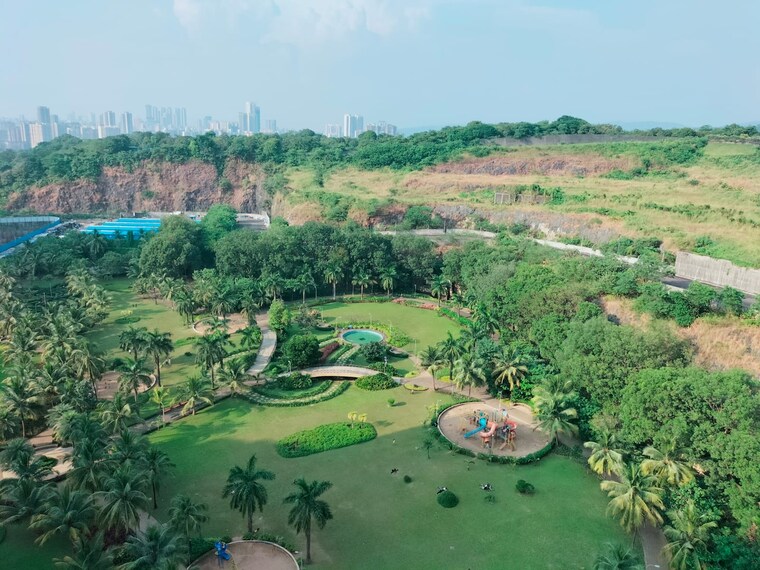 Garden, k-raheja-heights 3 Bedroom 1375 Sq.Ft. Apartment In Malad East Mumbai 9376285