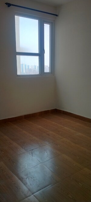 Room in 2 BHK Apartment at Tulip Lemon, Sector 69 – for Rent