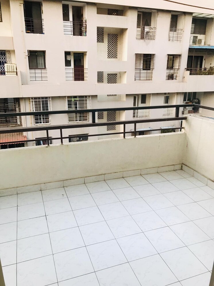 Balcony, landmark-garden 1 Bedroom 1000 Sq.Ft. Apartment In Kalyani Nagar Pune 9376354