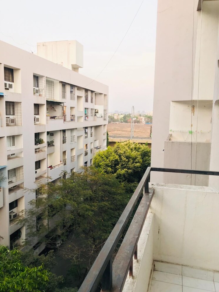 Balcony, landmark-garden 1 Bedroom 1000 Sq.Ft. Apartment In Kalyani Nagar Pune 9376354