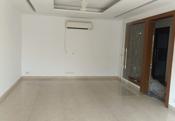 Room in 4 BHK Builder Floor at Green Park Extension – for Rent