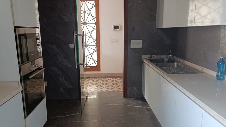 Kitchen, green park extension 4 Bedroom 350 Sq.Yd. Builder Floor In Green Park Extension Delhi 9376353