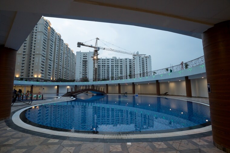 Swimming Pool, purvanchal-royal-city-ii 3 Bedroom 1815 Sq.Ft. Apartment In Chi V Greater Noida Greater Noida 9376369