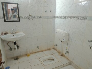 Bathroom in 3 BHK Builder Floor at SS Southend Floors, South City 2 – for Rent
