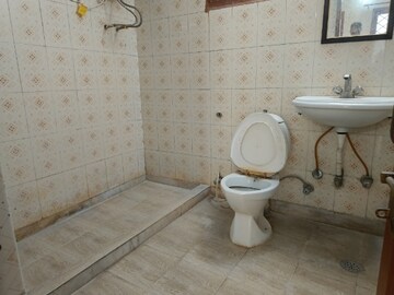 Bathroom in 3 BHK Builder Floor at SS Southend Floors, South City 2 – for Rent